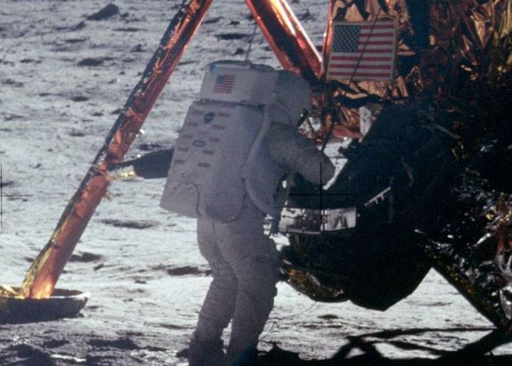 一共有多少人登陆过月球：包括阿姆斯特朗12人
